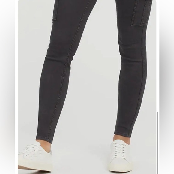 Spanx Stretch Twill Ankle Cargo Pant in Washed Black | Spanx Cargo Pant - Picture 4 of 13